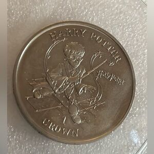 Authentic HARRY POTTER 1 CROWN QUEEN ELIZABETH II